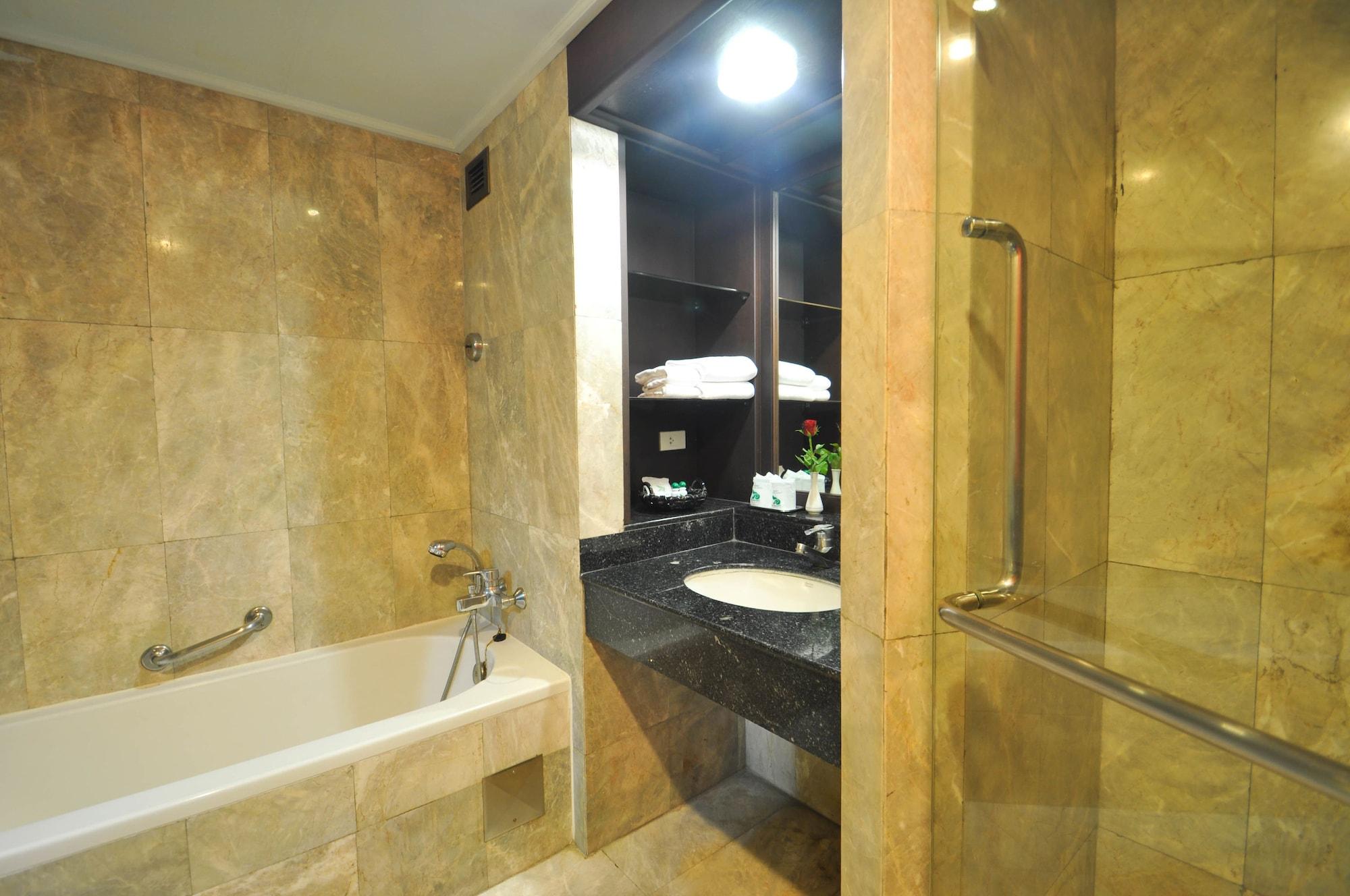 האט יאי Bp Grand Suite Hotel מראה חיצוני תמונה